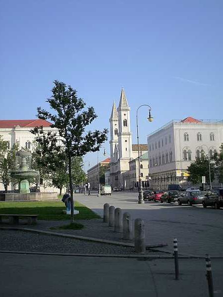 Universität München